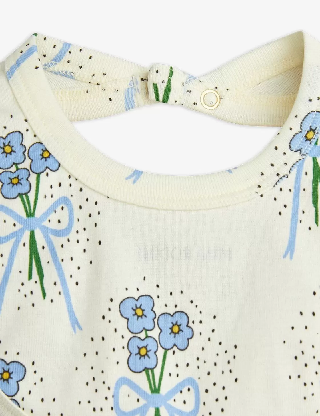 Shop Winter Flowers Bib Baby Gifts | Bibs